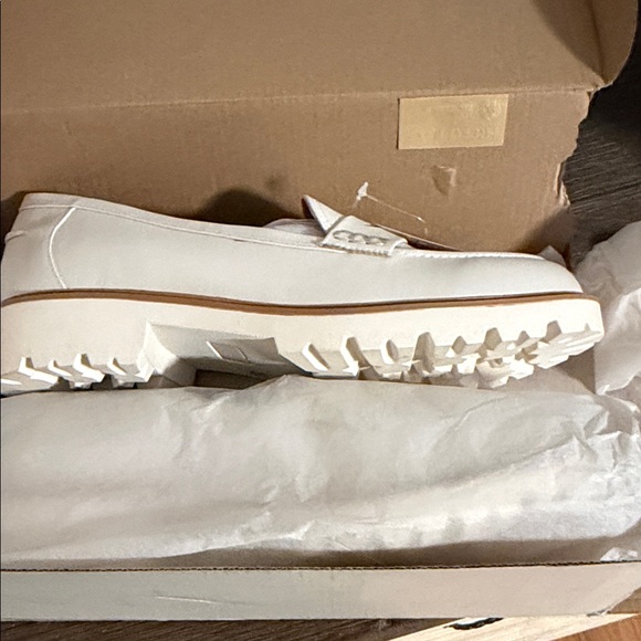 Women’s - Picture 3 of 3